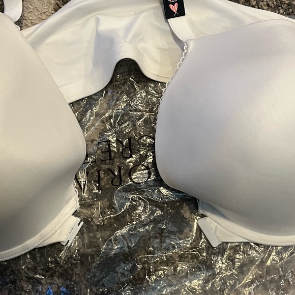 Victoria's Secret Body by Victoria White Bra 42DD Lined Full Coverage Racerback - Picture 5 of 8